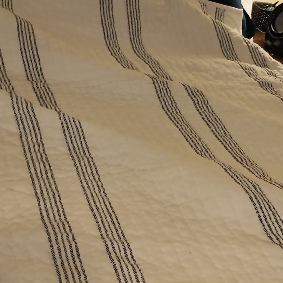 Pottery Barn Striped Quilt - Cream and Black Full/queen - Picture 6 of 15